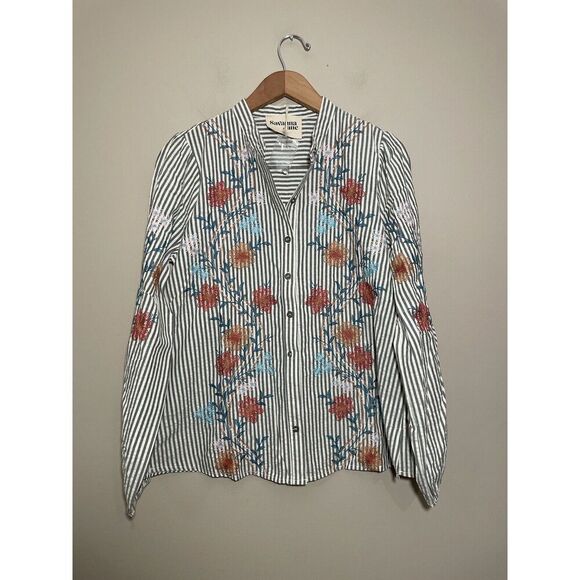 Savannah Jane Embroidered Floral Button Blouse Women’s Small Long Sleeve‎ NWT - Picture 2 of 7